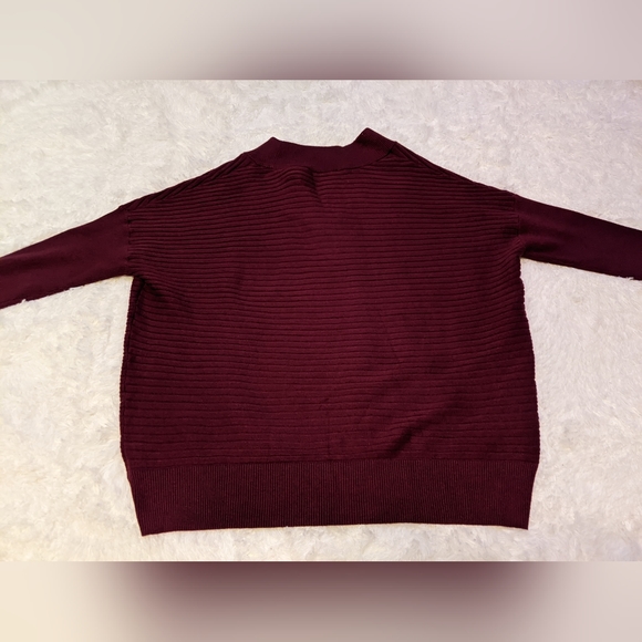 Nwt Time and Tru v-neck sweater - Picture 8 of 16
